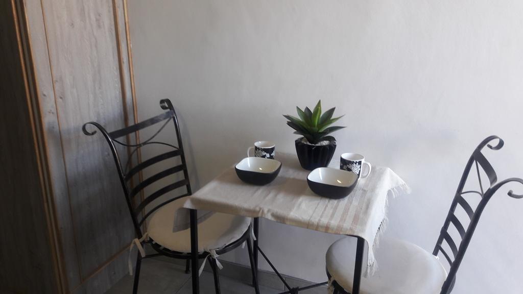 Self-Catering Studio, Unit 6 On Krupp Windhoek Dış mekan fotoğraf