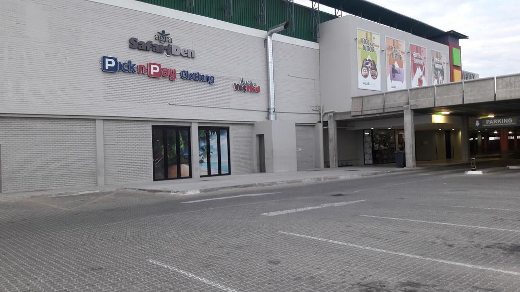 Self-Catering Studio, Unit 6 On Krupp Windhoek Dış mekan fotoğraf